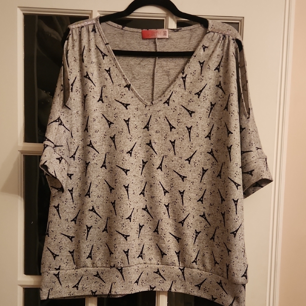 Simply Scarlett Gray V-Neck Flutter Sleeve Blouse Top Paris Eiffel Tower Print